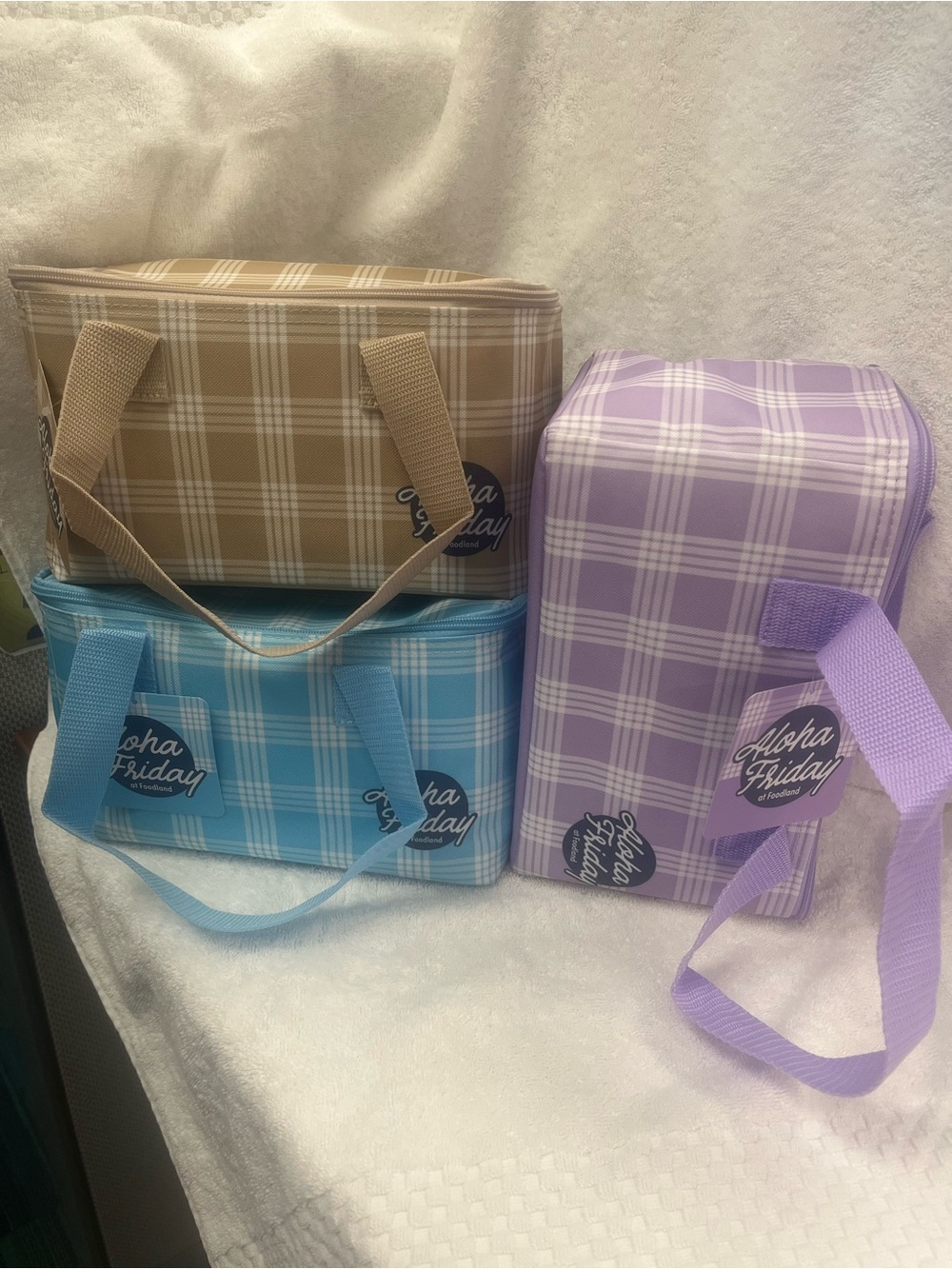 NWT, Hawaii Foodland Palaka cooler lunch bag Set of 3- Light Blue, Tan, Lavender - Picture 2 of 6